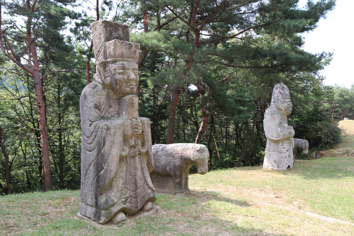 남양주 성묘_문석인과 무석인