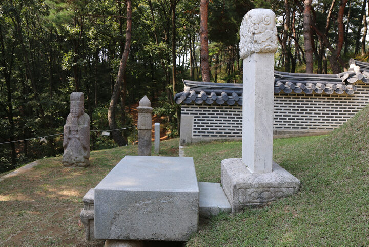 남양주 광해군묘_상석과 표석