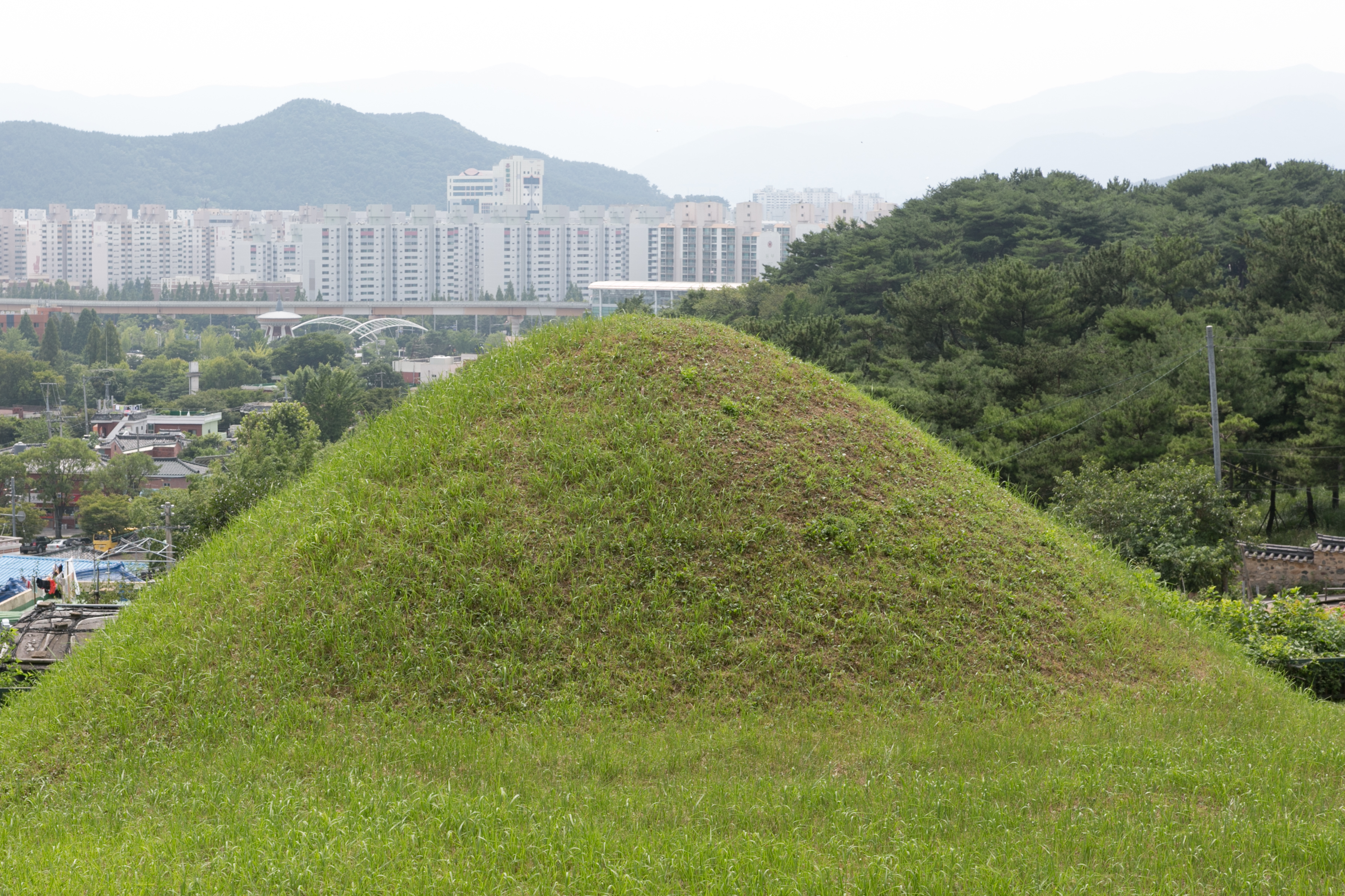 김해 구산동 고분군 근경 (촬영년도 : 2015년)