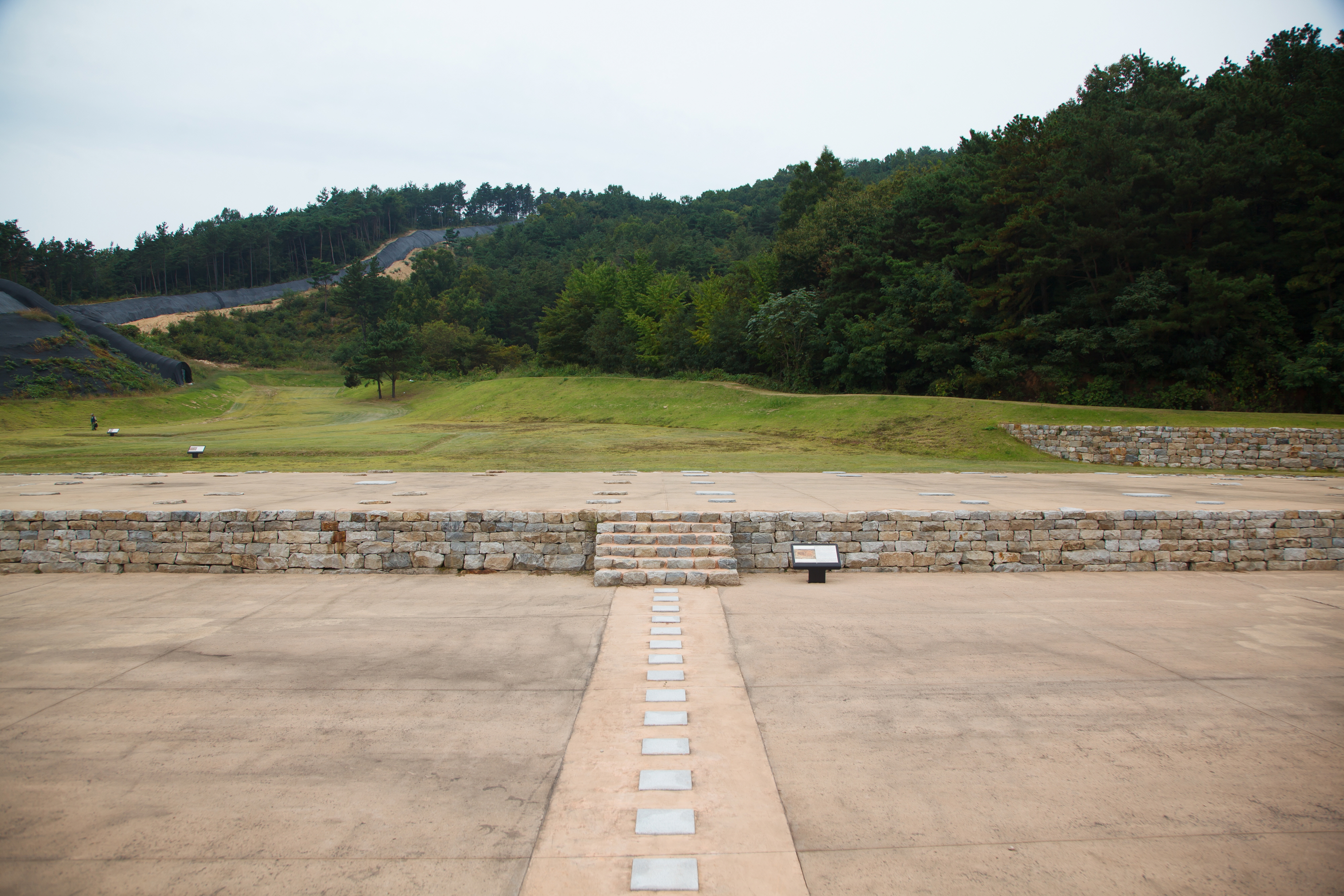 부여 능산리 사지_강당지 (촬영년도 : 2015년)