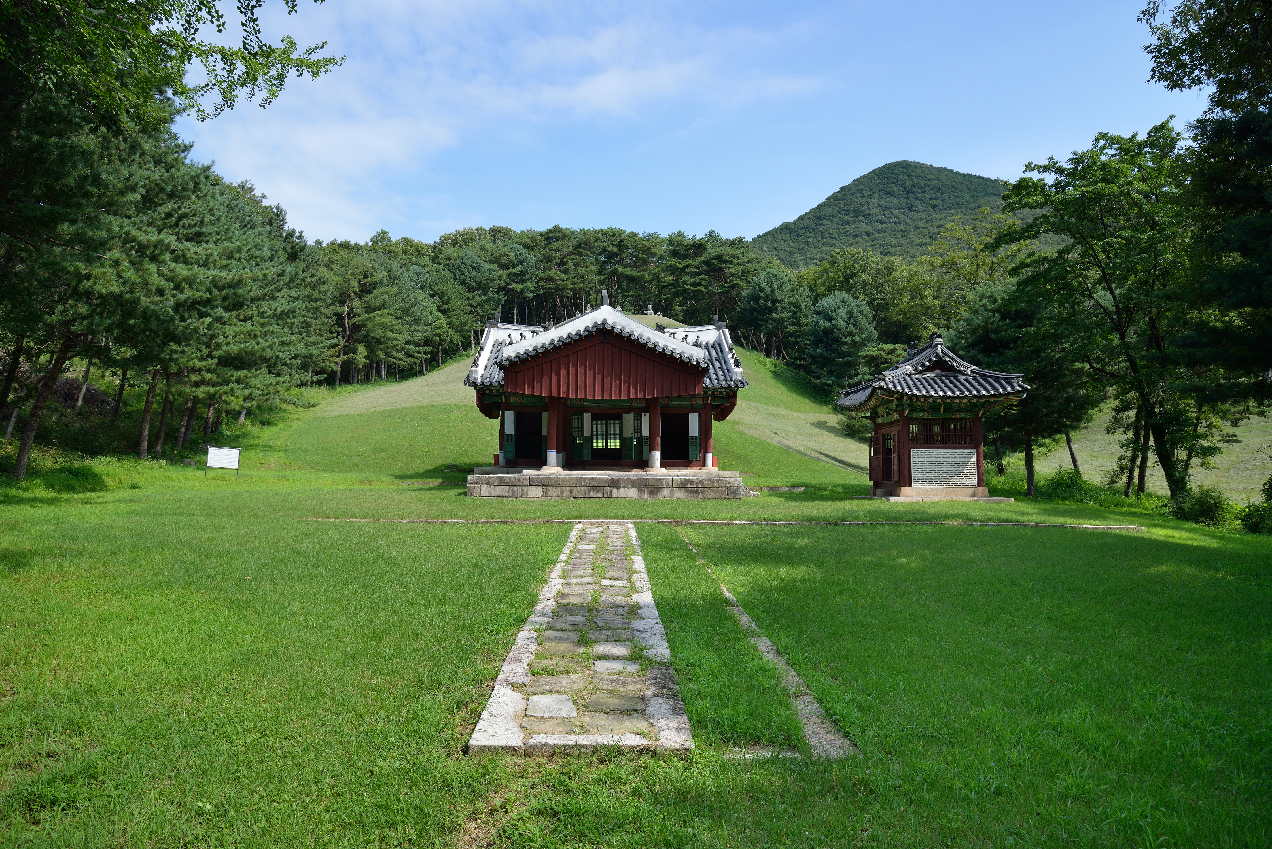 남양주 순강원_전경_미술_2012년(출처 : 국립문화재연구소)