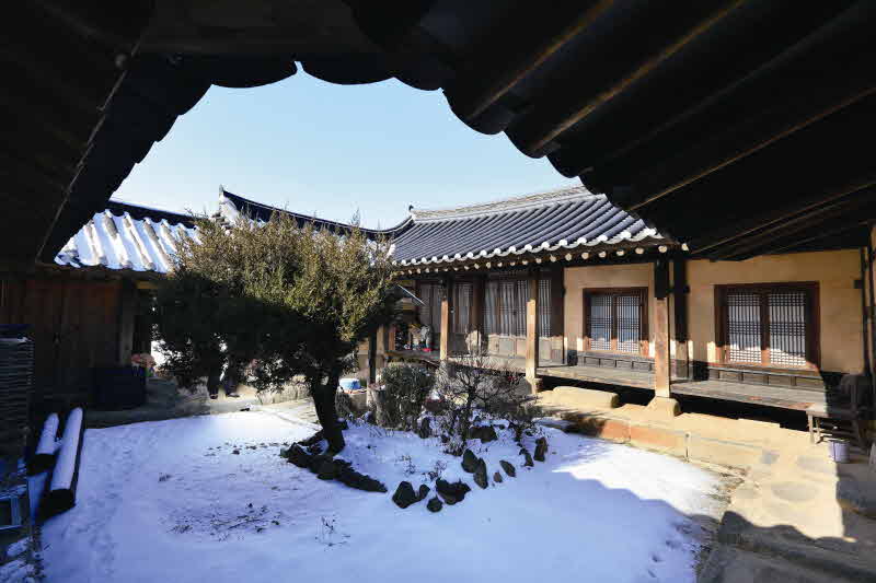 안마당 전경