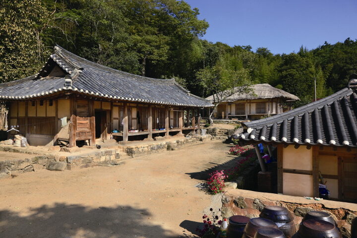 사랑채, 안채, 아래채