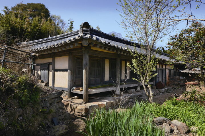 Husbands quarters