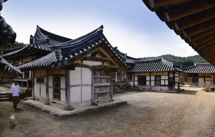 안마당 전경