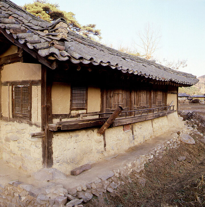 만운동모선루전면