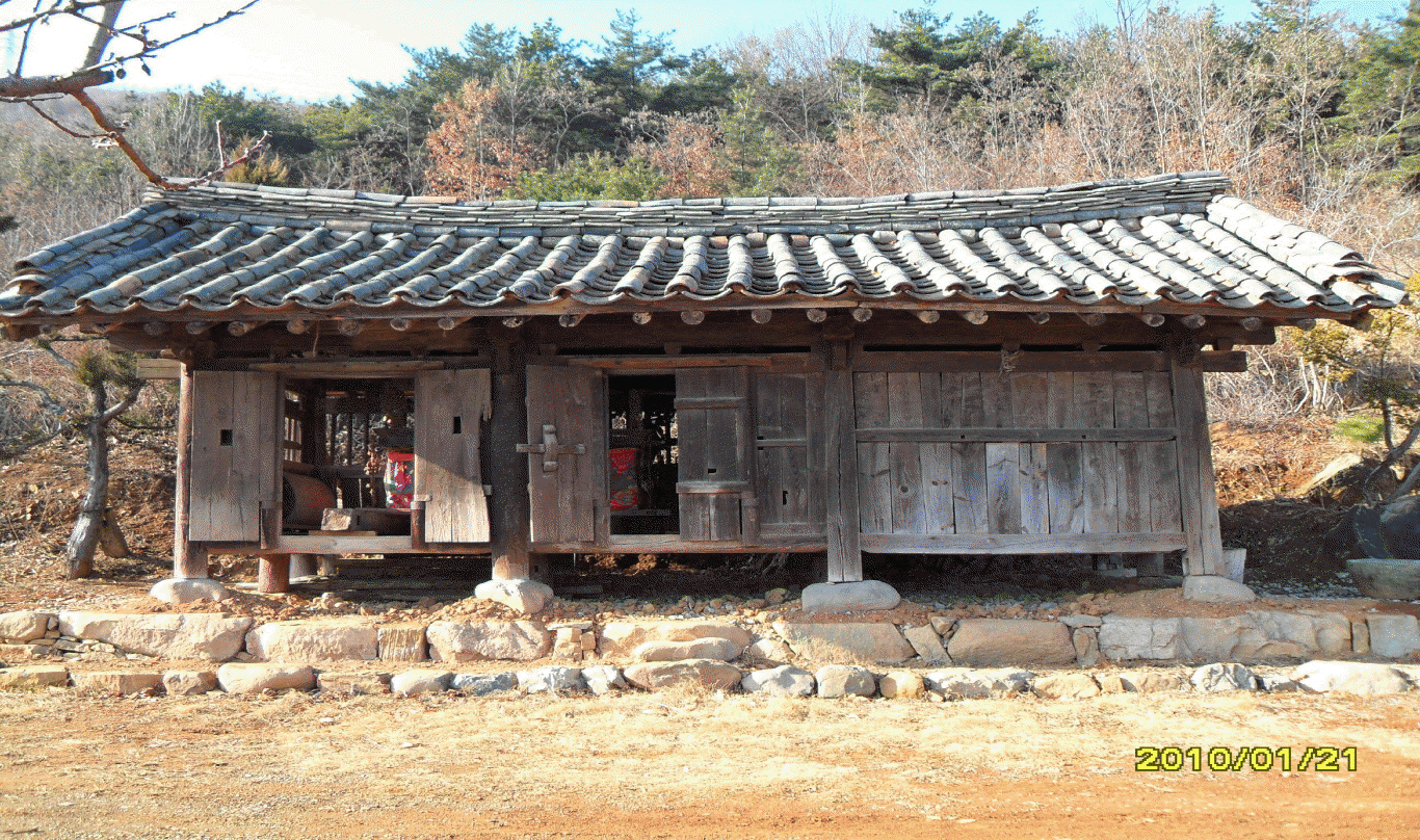 상엿집 정면