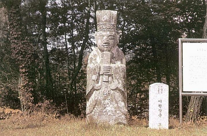 문인석