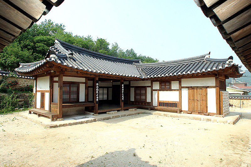 안채전경