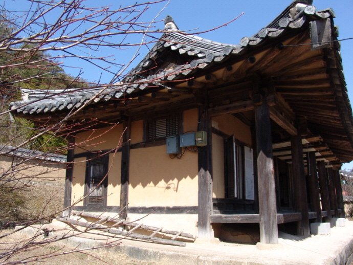 강당 좌측면