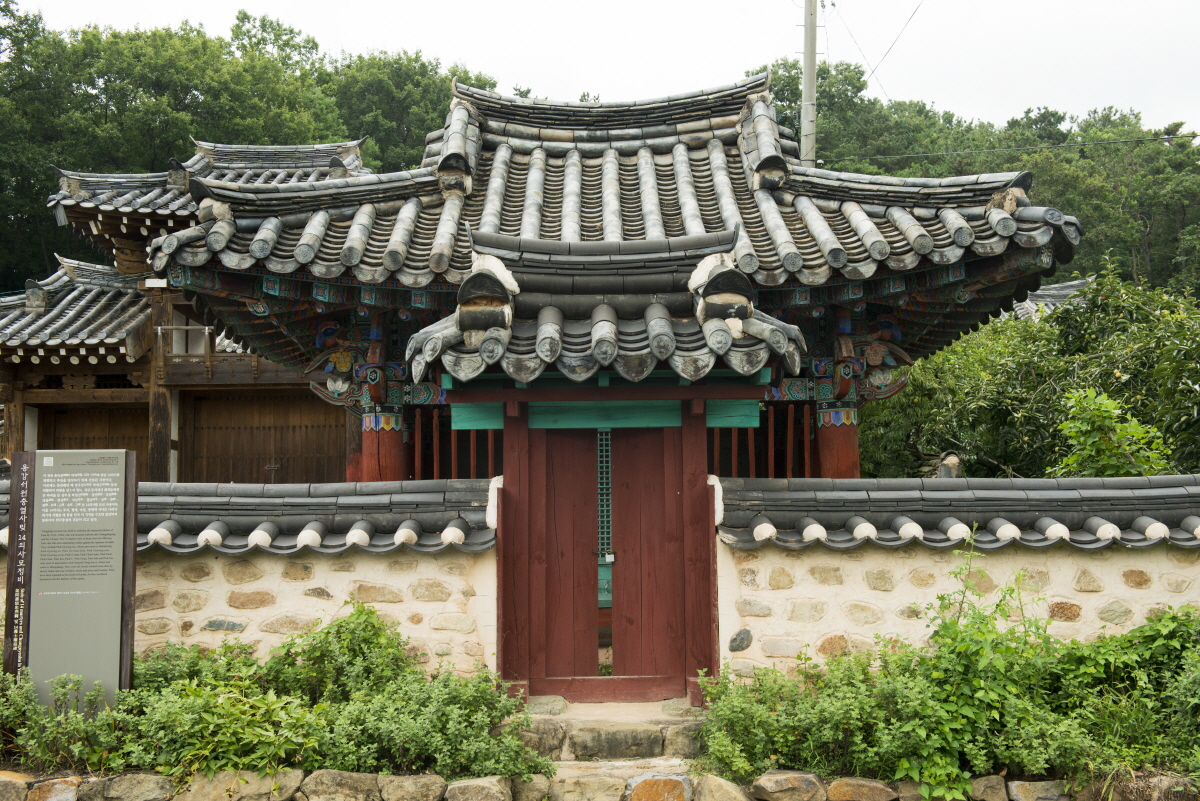 비각 전경