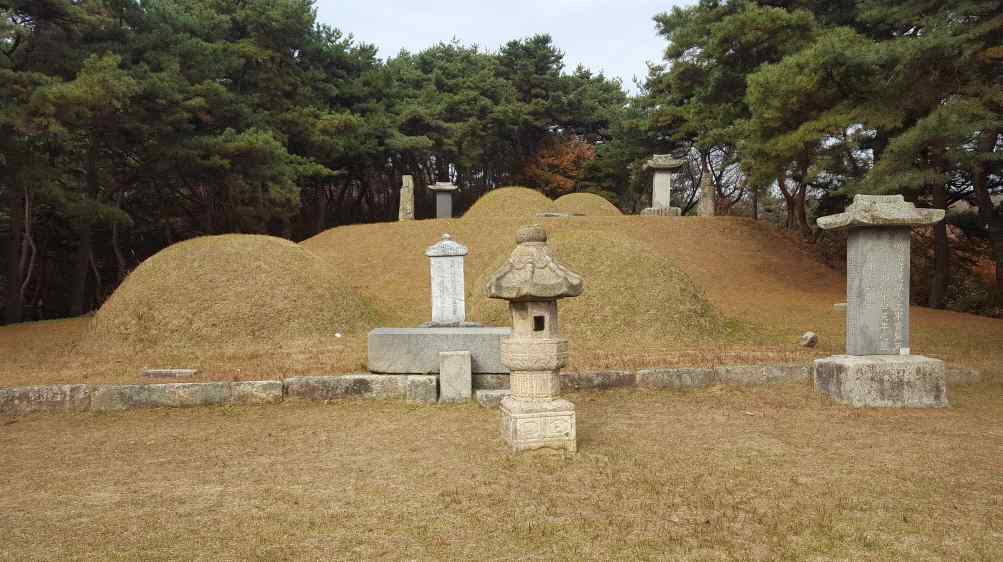 송요년의 묘역 촬영사진