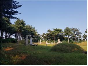 의령남씨 종중 묘역