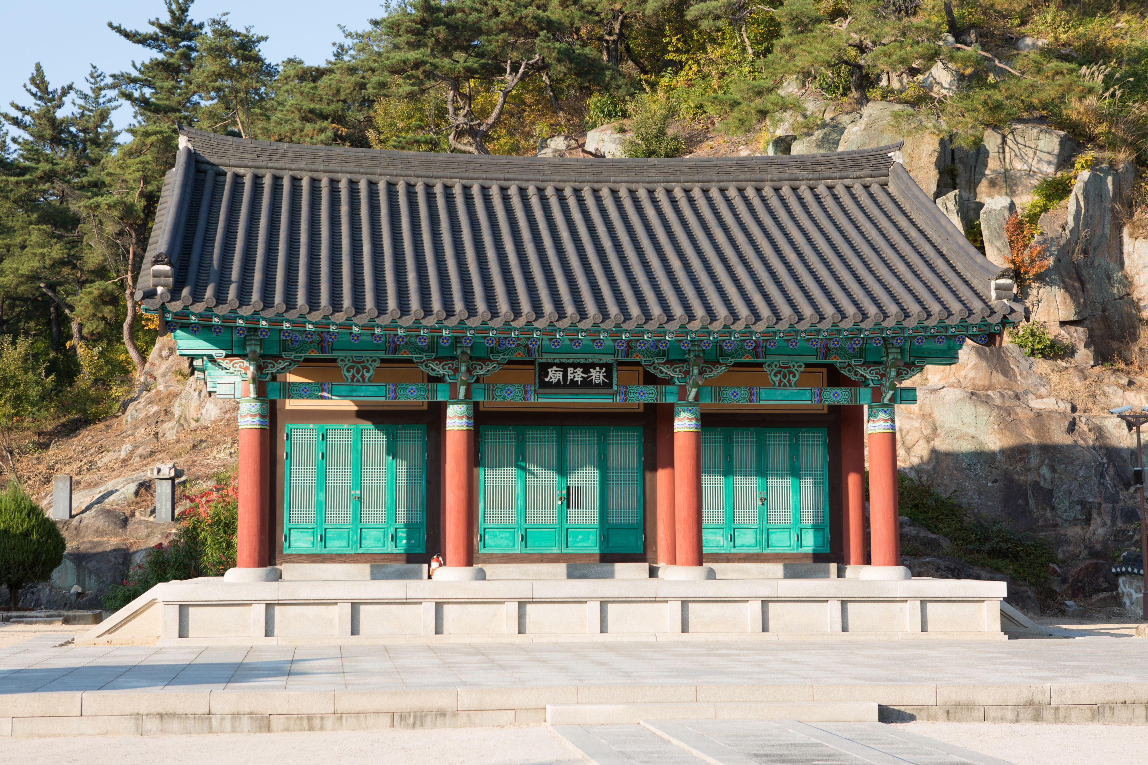 경주표암_악강묘 (촬영년도 : 2015년)