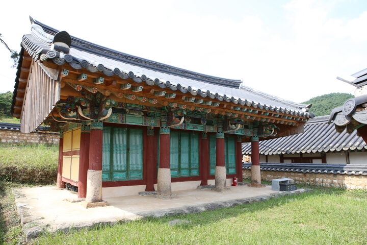수암서원_사당 측면 (촬영년도 : 2015년)