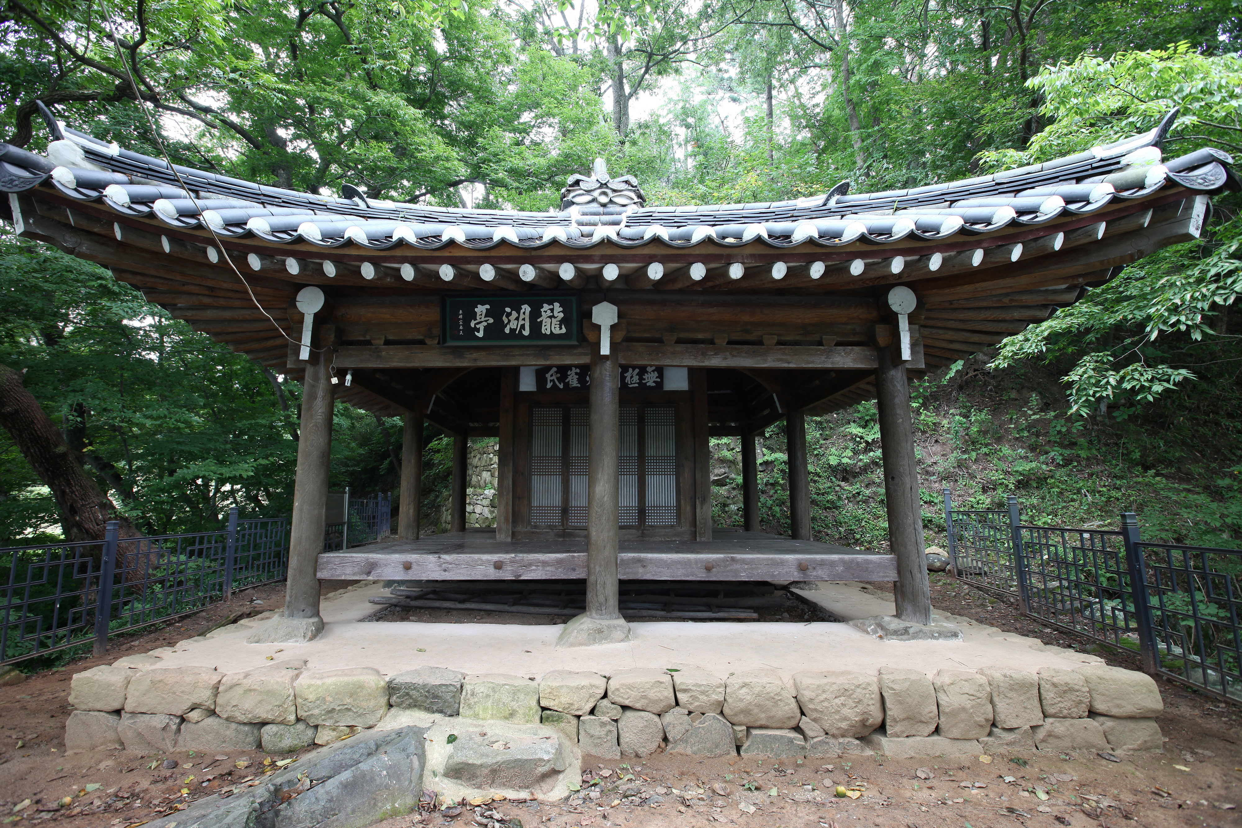용호정원림_정자 정면 (촬영년도 : 2015년)