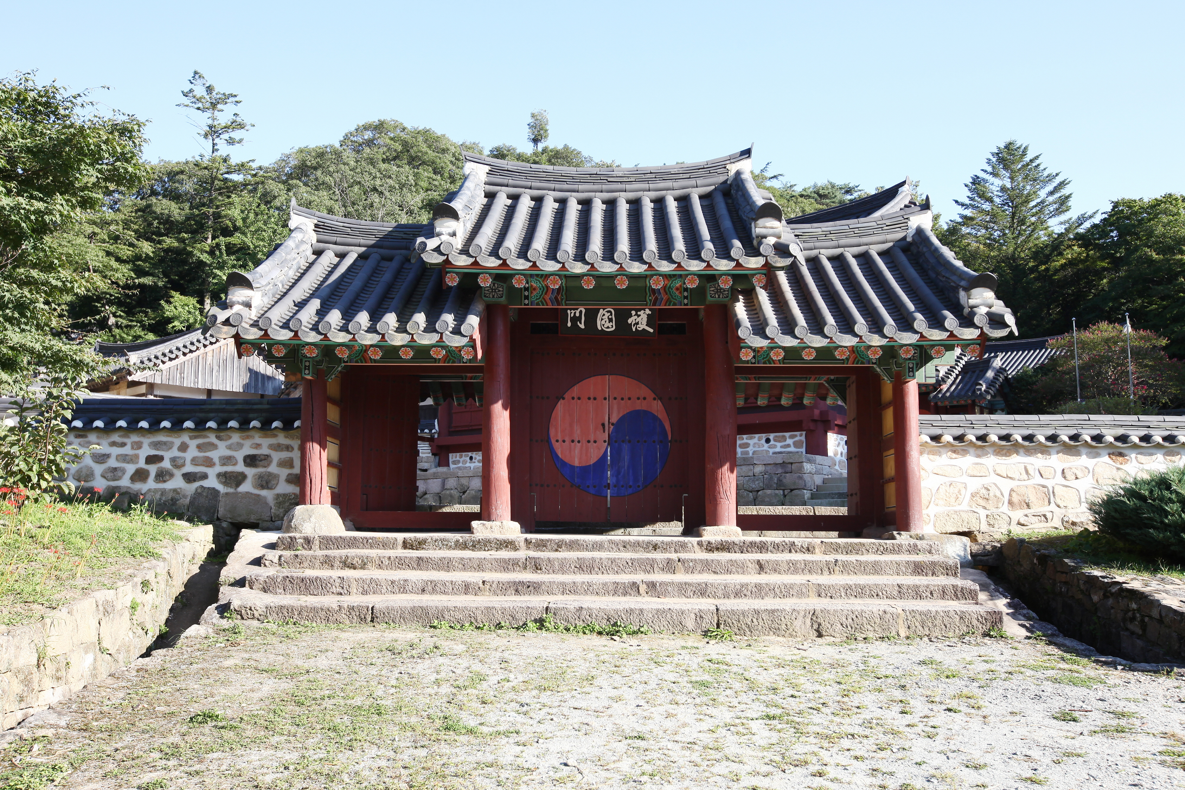 표충사_호국문 (촬영년도 : 2015년)