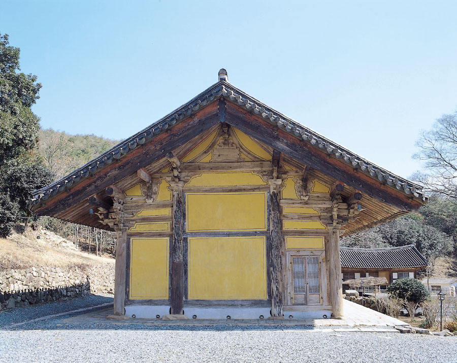강진 무위사 극락보전 측면