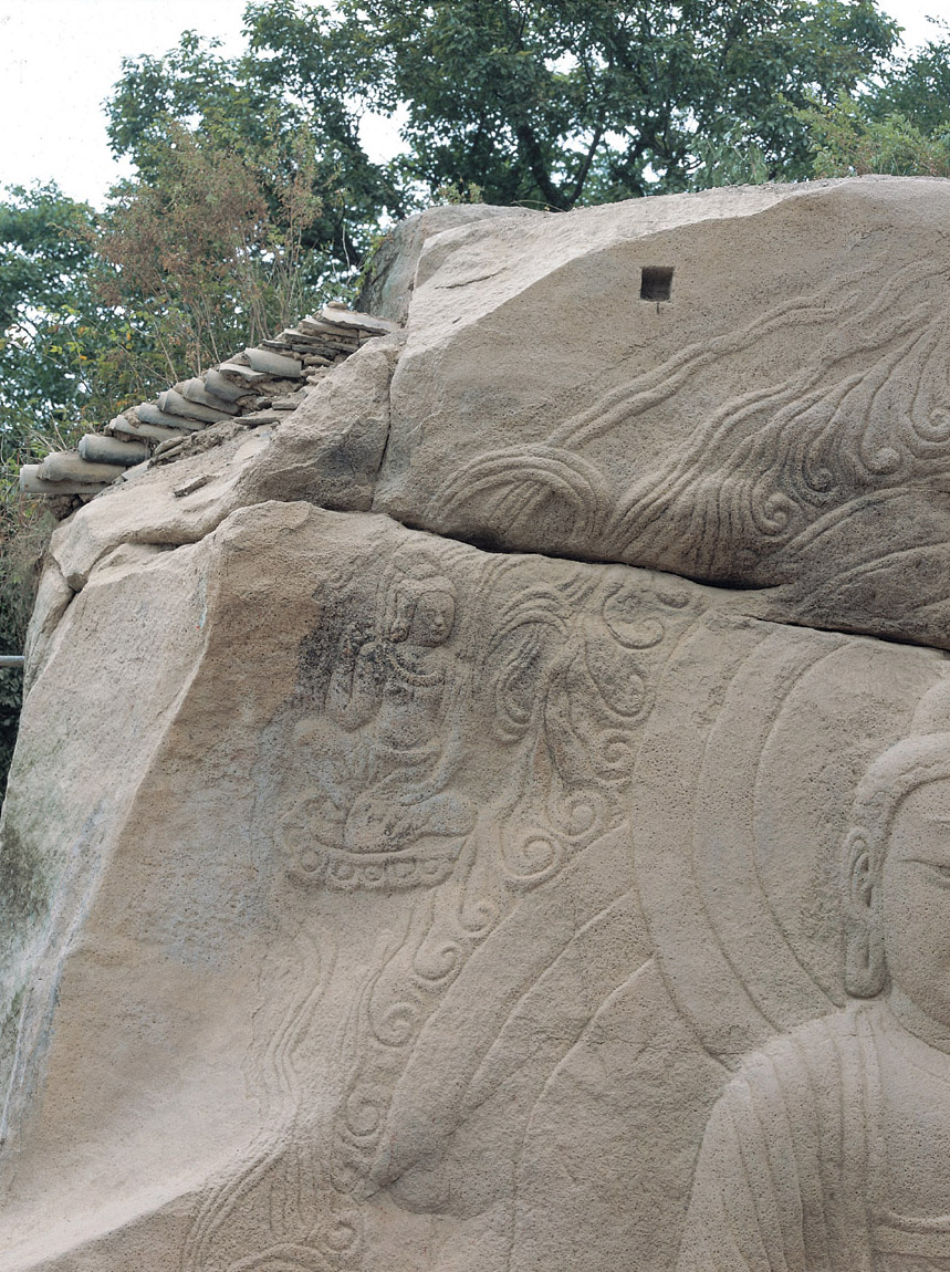 우측 상단 보살