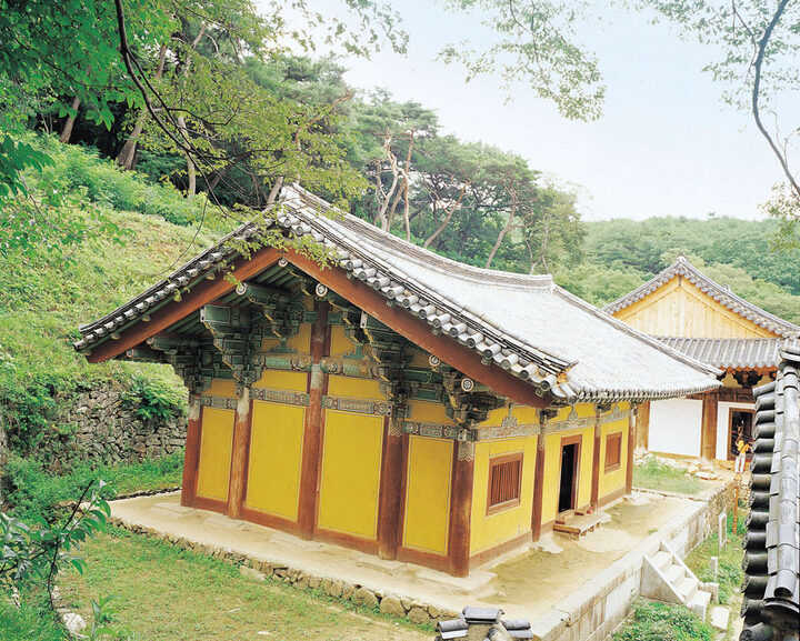 봉정사 극락전 측면