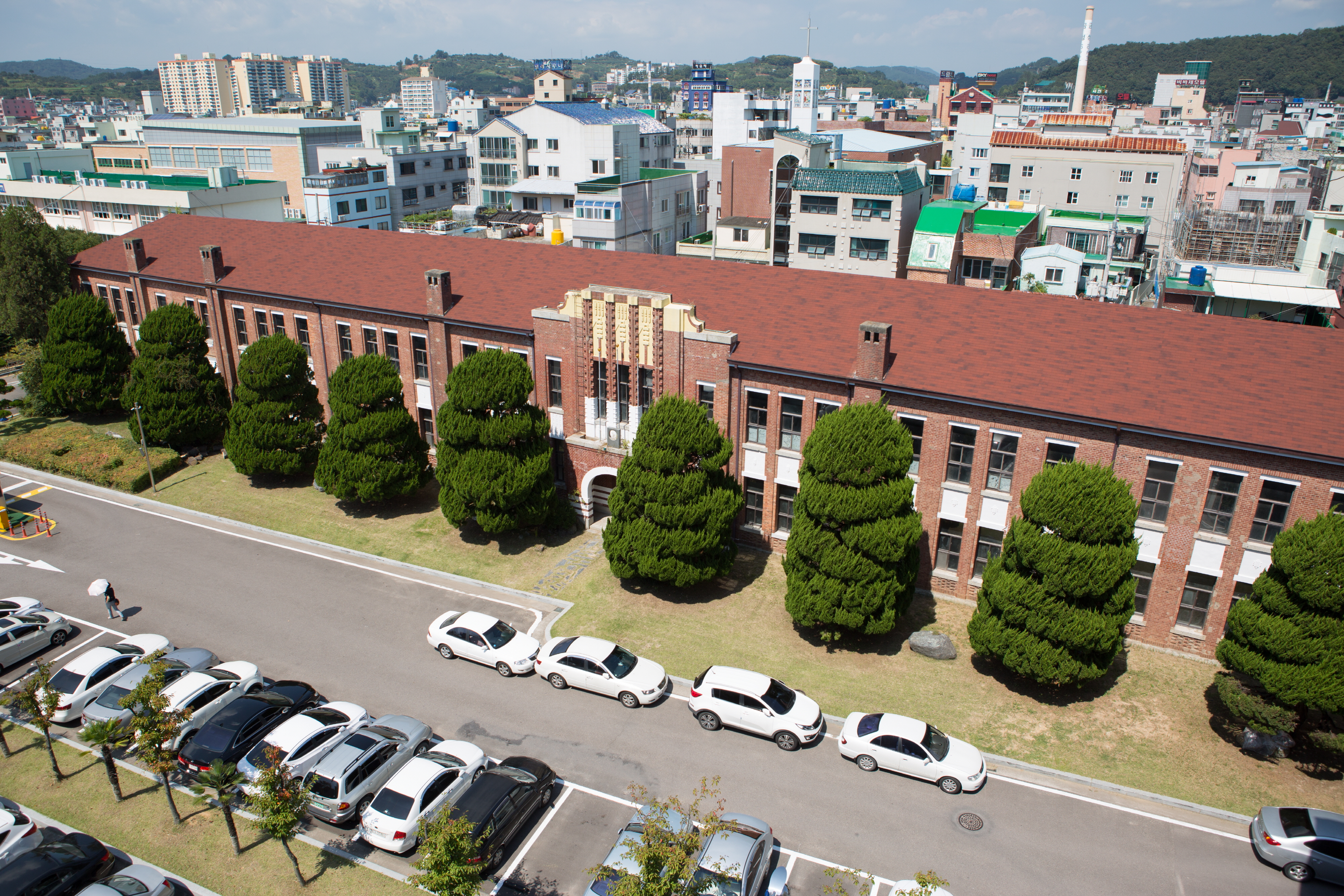진주 배영초등학교 구 본관_위에서 본 배영초등학교 구 본관 (촬영년도 : 2015년)