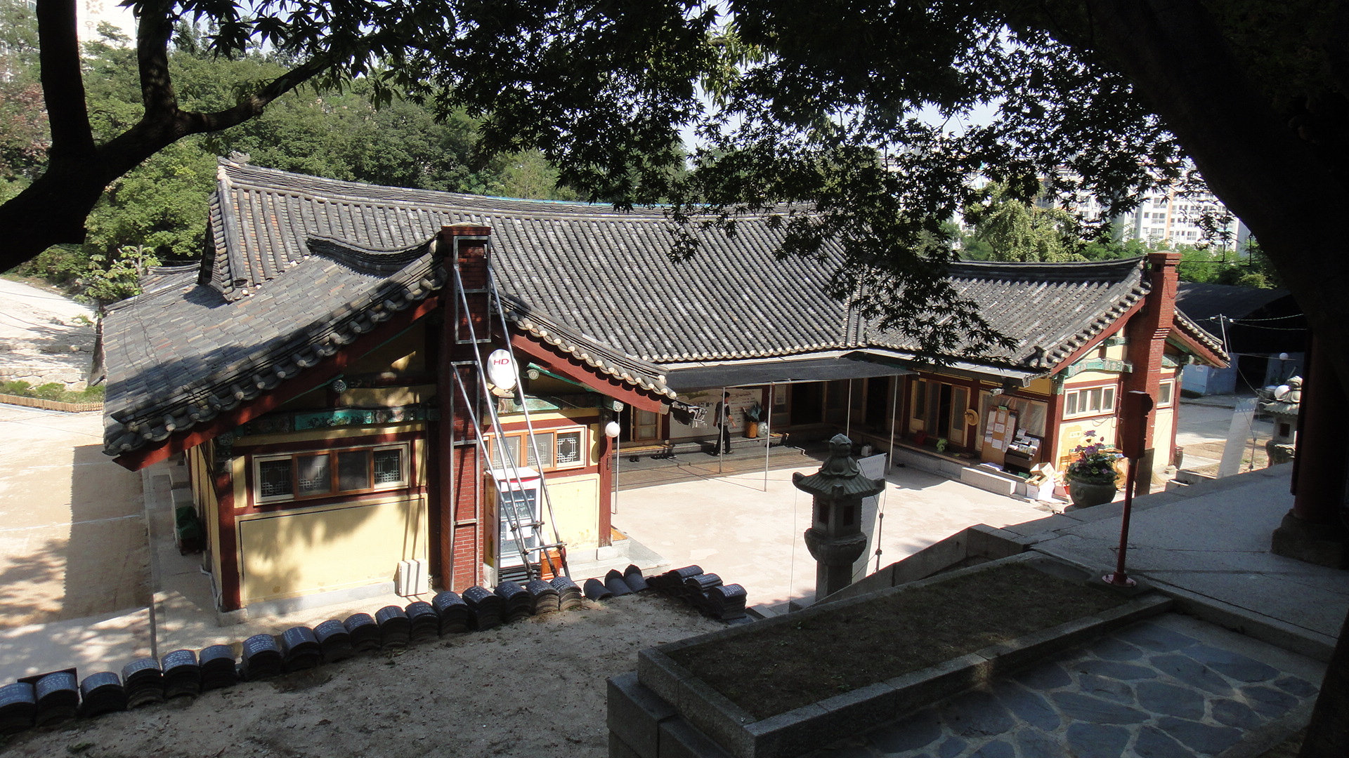 서울 흥천사 대방 배면