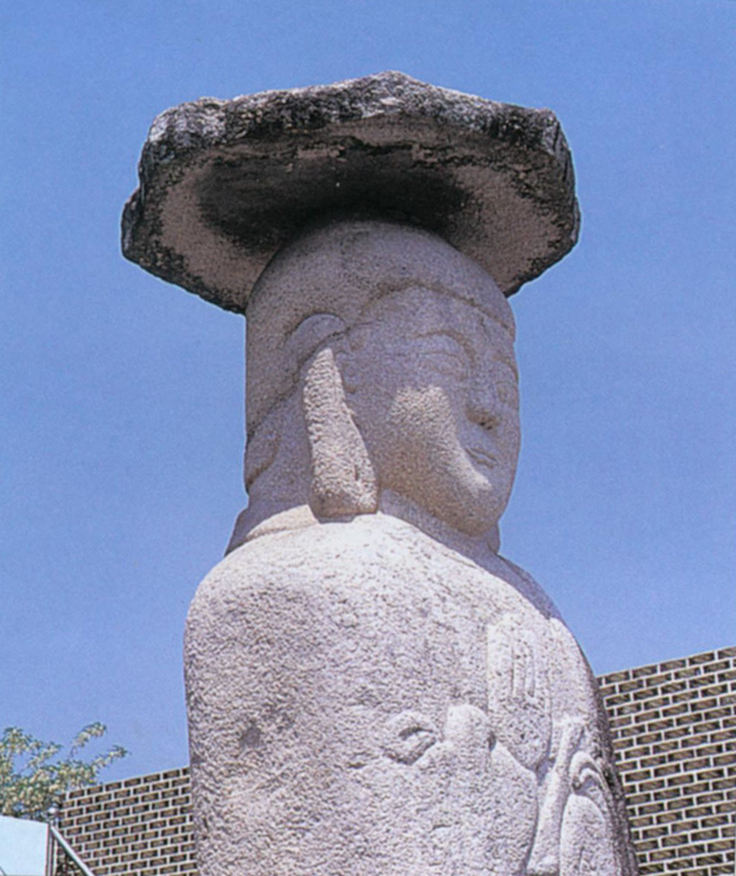 석불입상측면