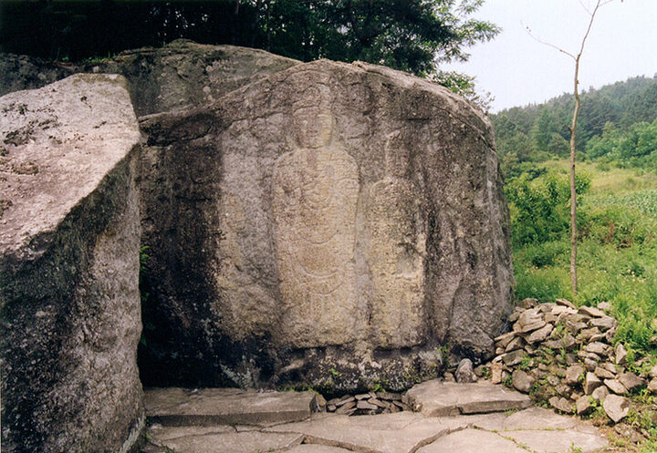 괴산남하리사지마애불상군