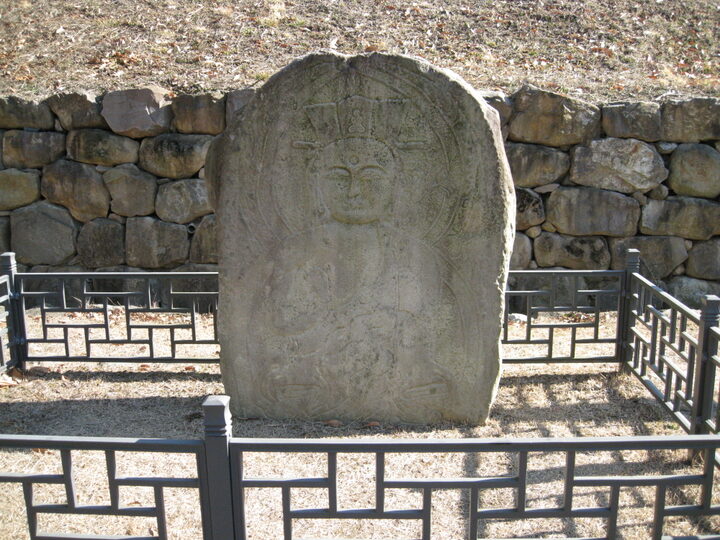 고령개포동석조관음보살좌상(고령군)