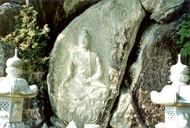 옥산사마애약사여래좌상