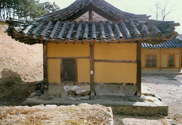 만대헌(측면)