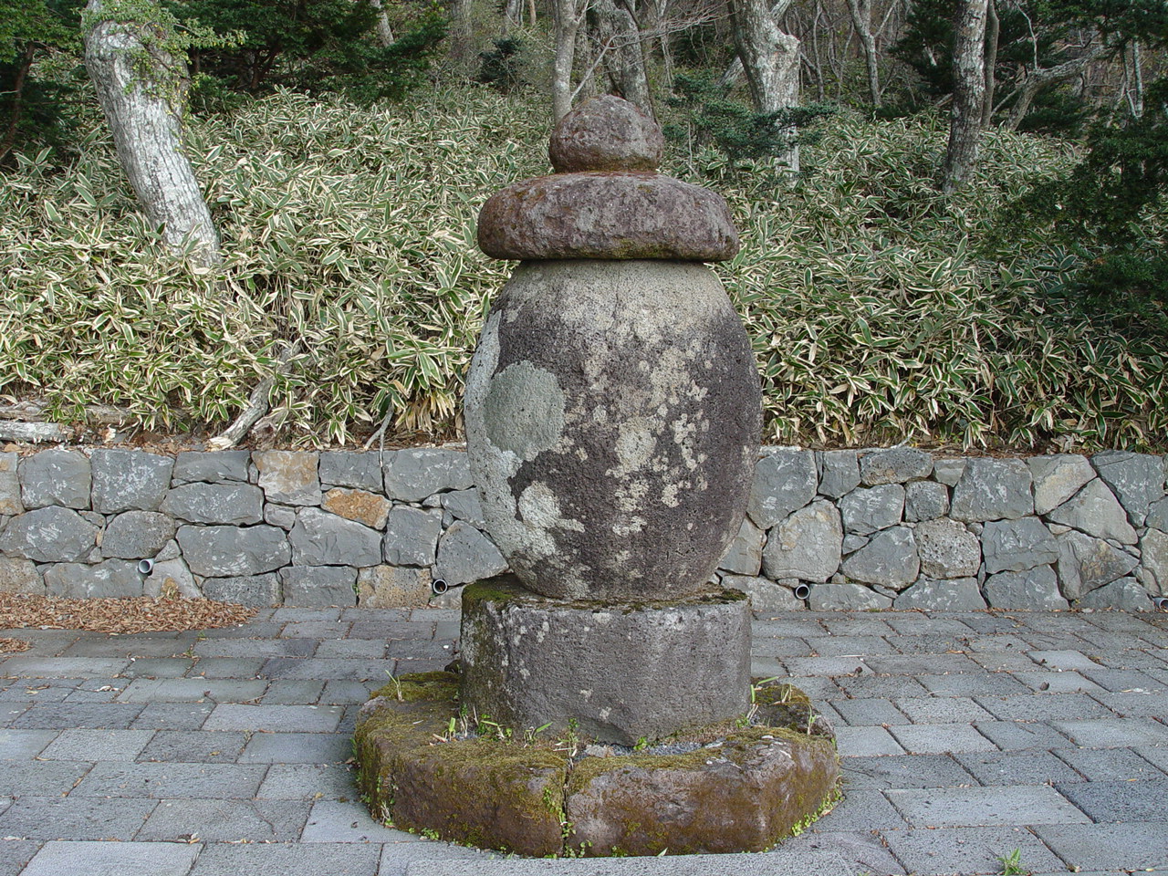 사리탑 근경