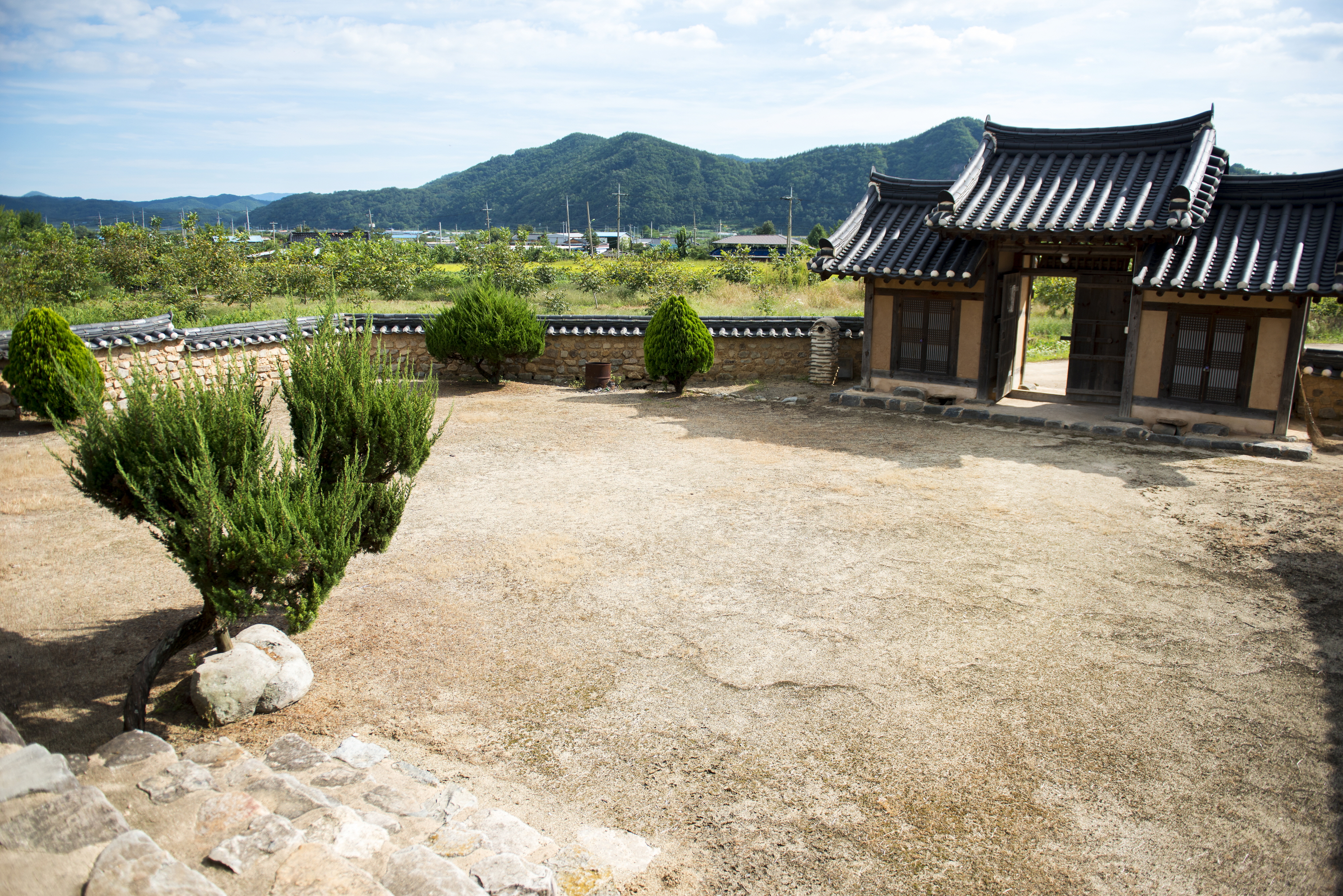 학록정사_안마당 (촬영년도 : 2015년)