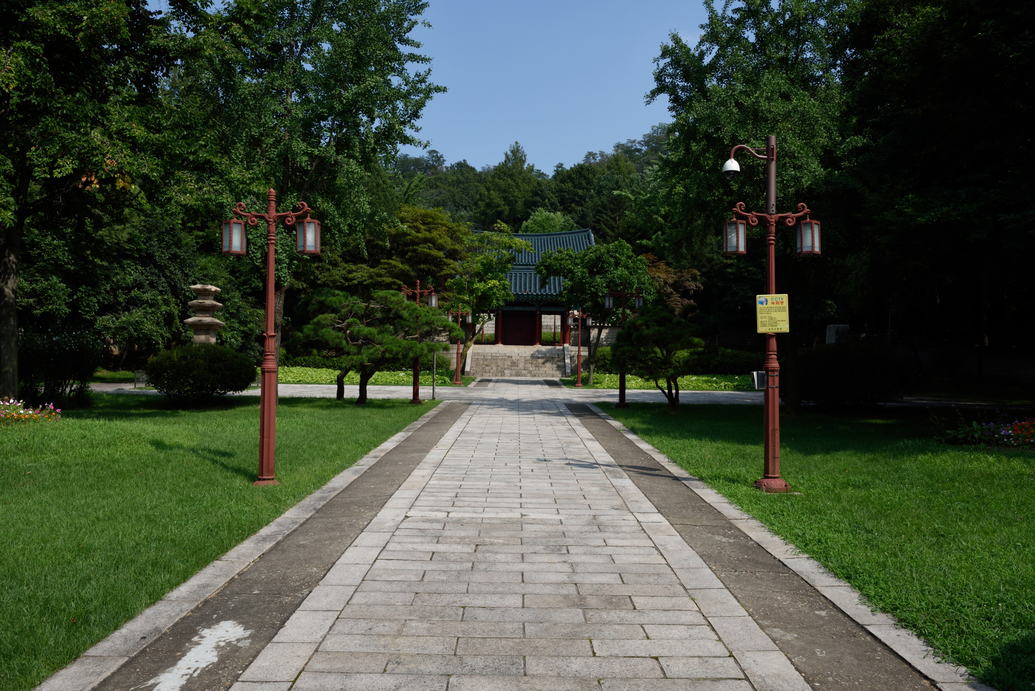 낙성대 삼층석탑_전경1 (촬영년도 : 2015년)