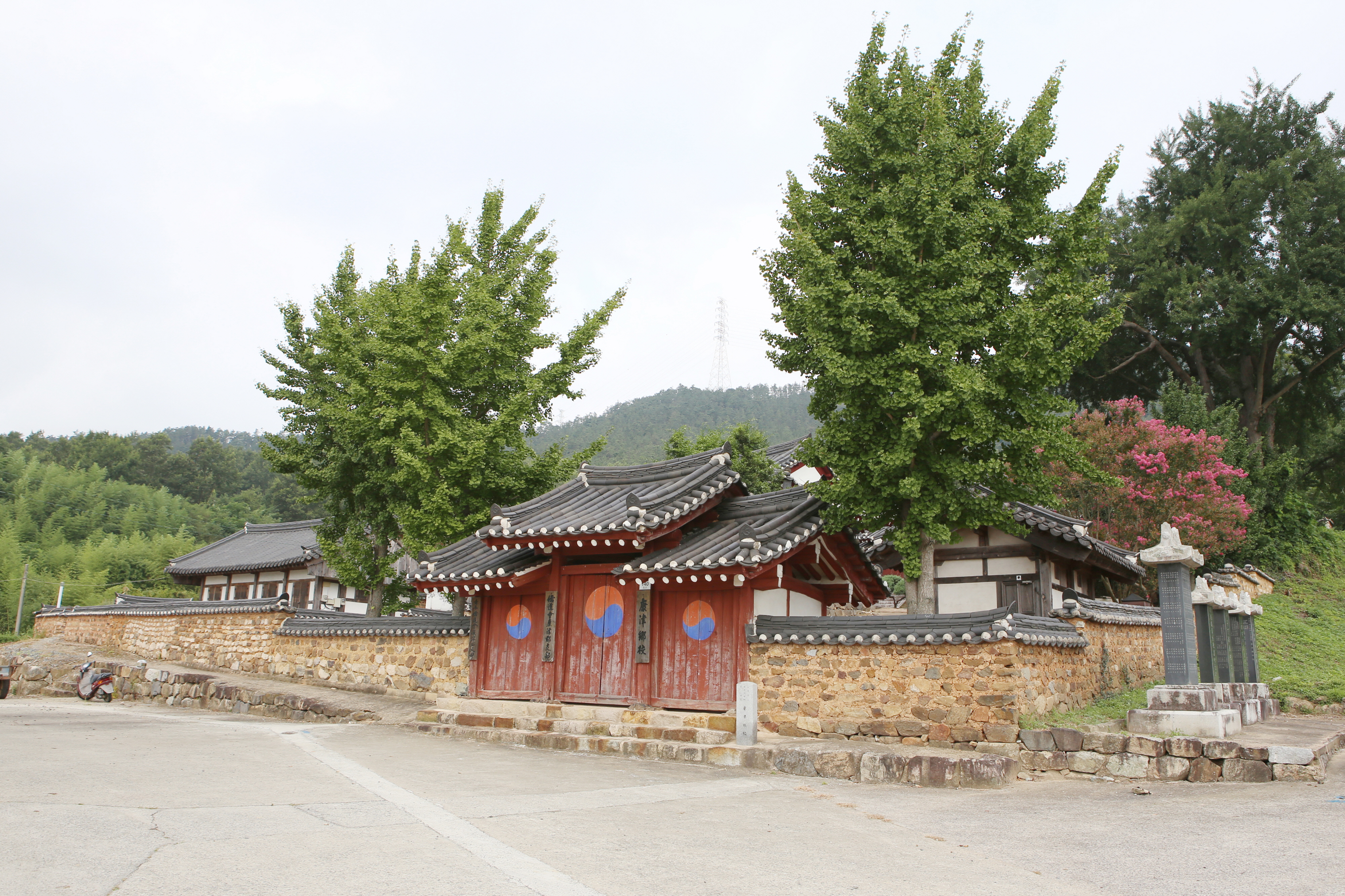 강진향교_외부 전경 (촬영년도 : 2015년)