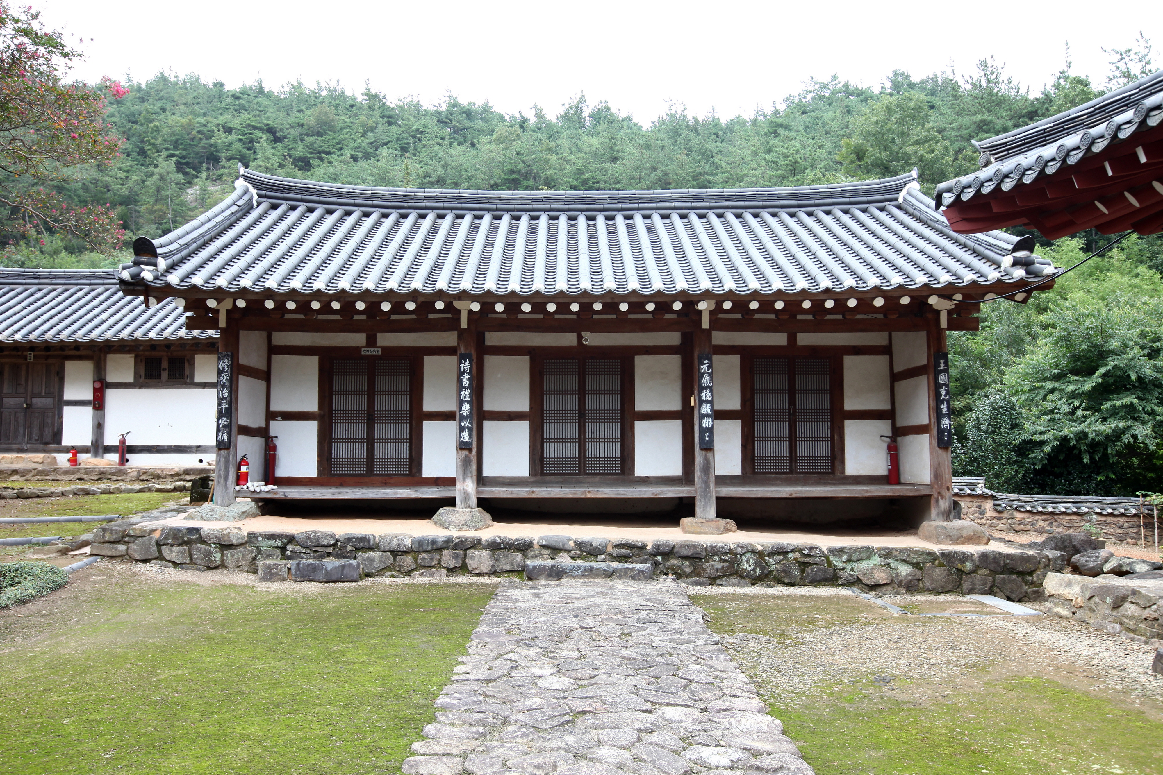 장흥향교_동재 (촬영년도 : 2015년)