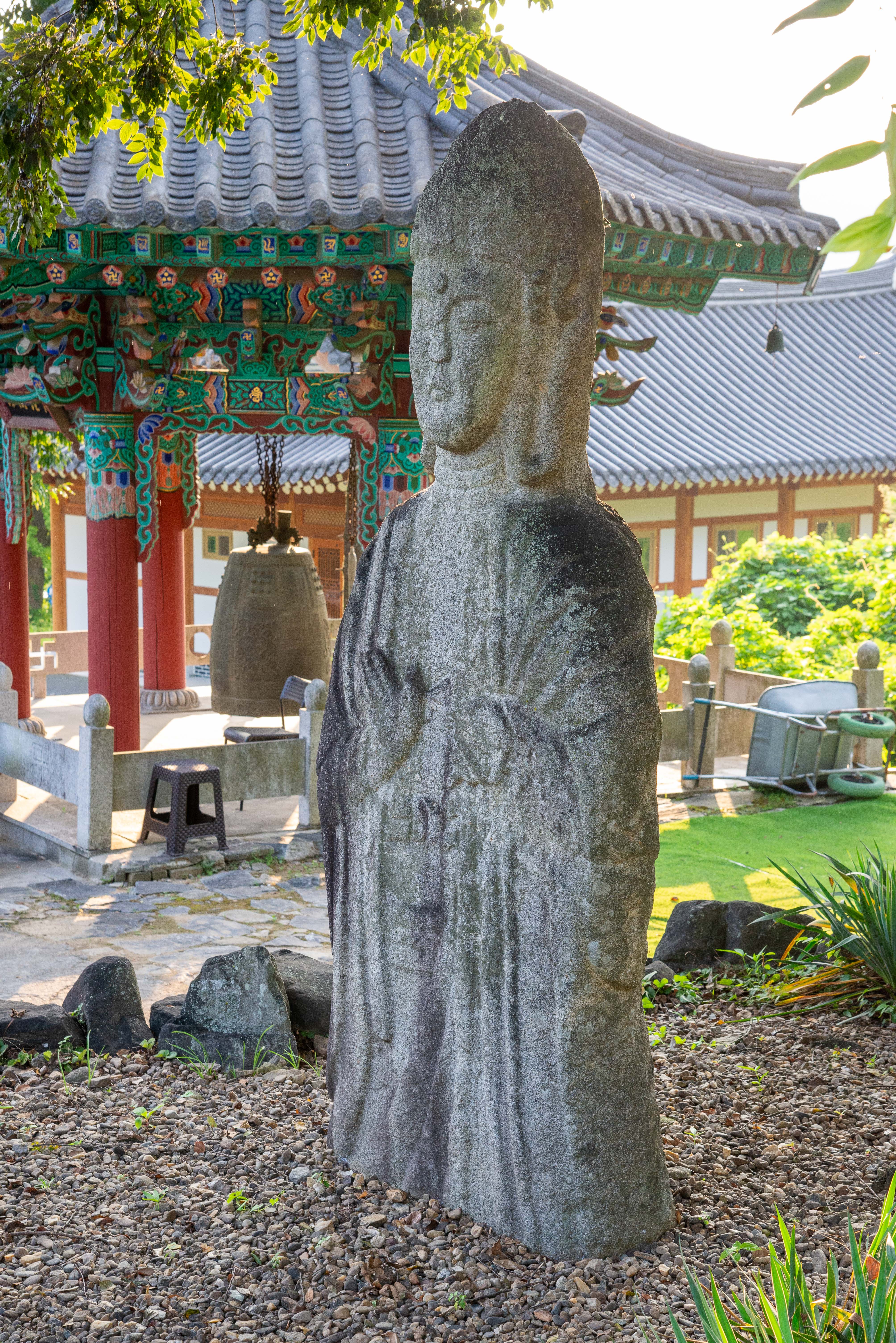 용화사 석조여래입상(사진)_정면 및 측후면 (촬영년도_2024년)