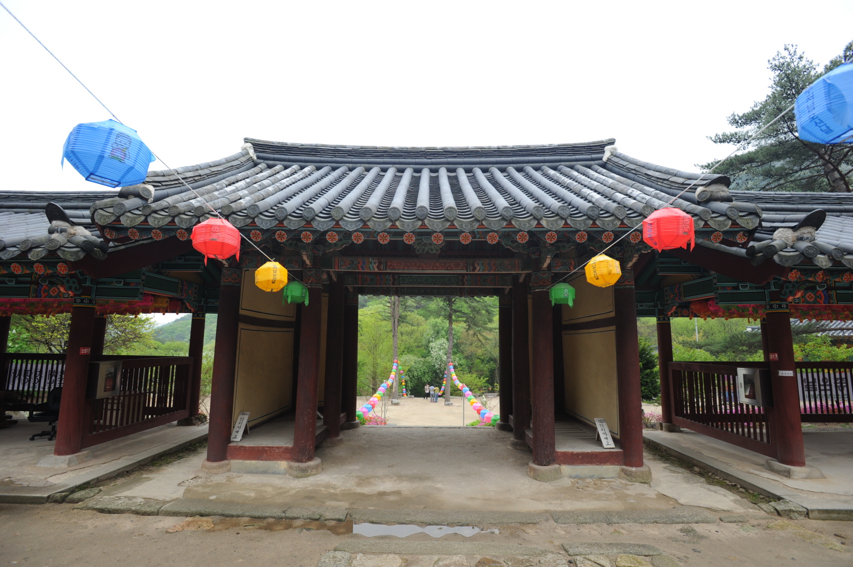 춘천 청평사 회전문 (촬영:문화재청)