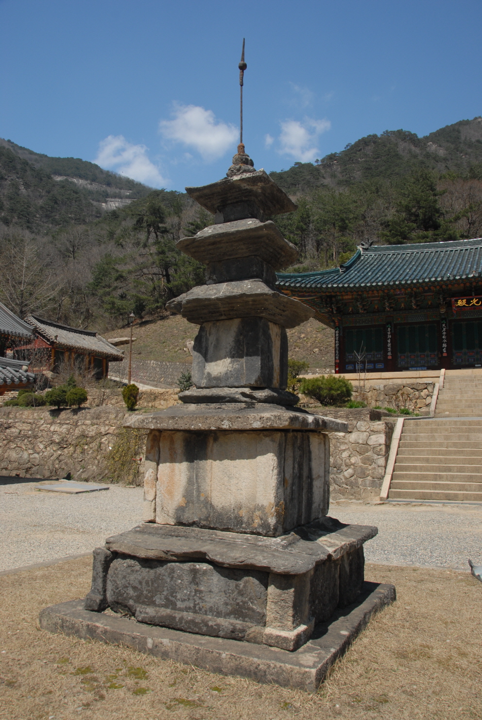 동해 삼화사 삼층석탑(촬영:문화재청)