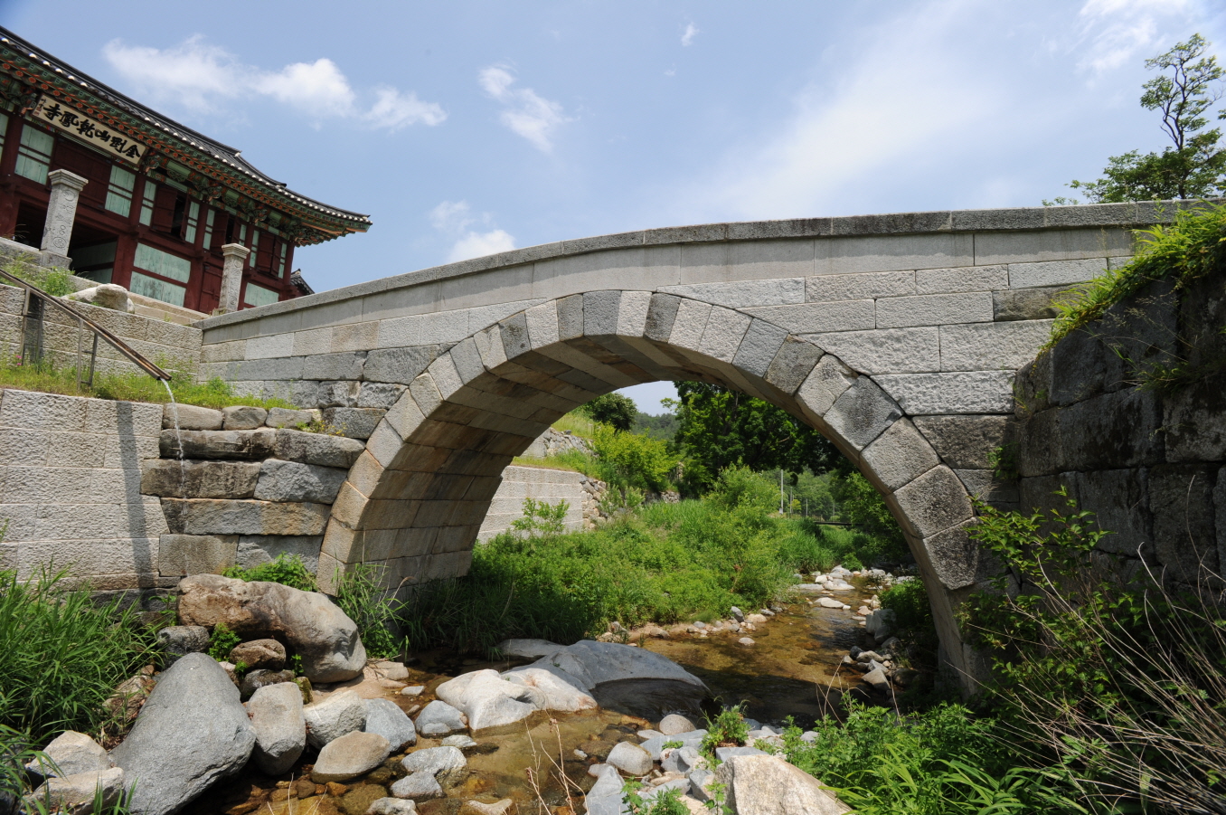 고성 건봉사 능파교 (촬영:문화재청)