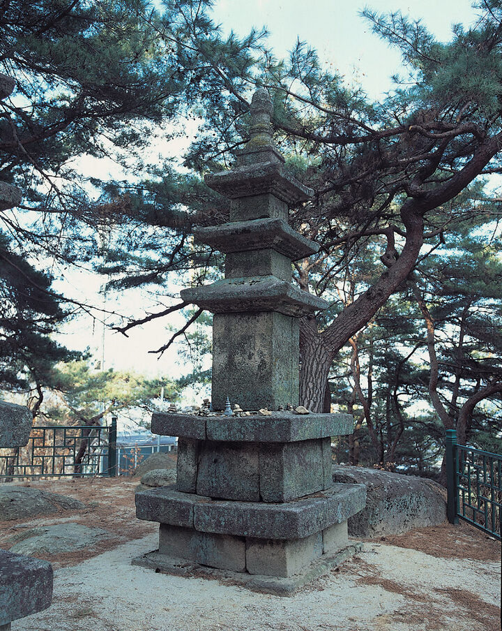 동삼층석탑