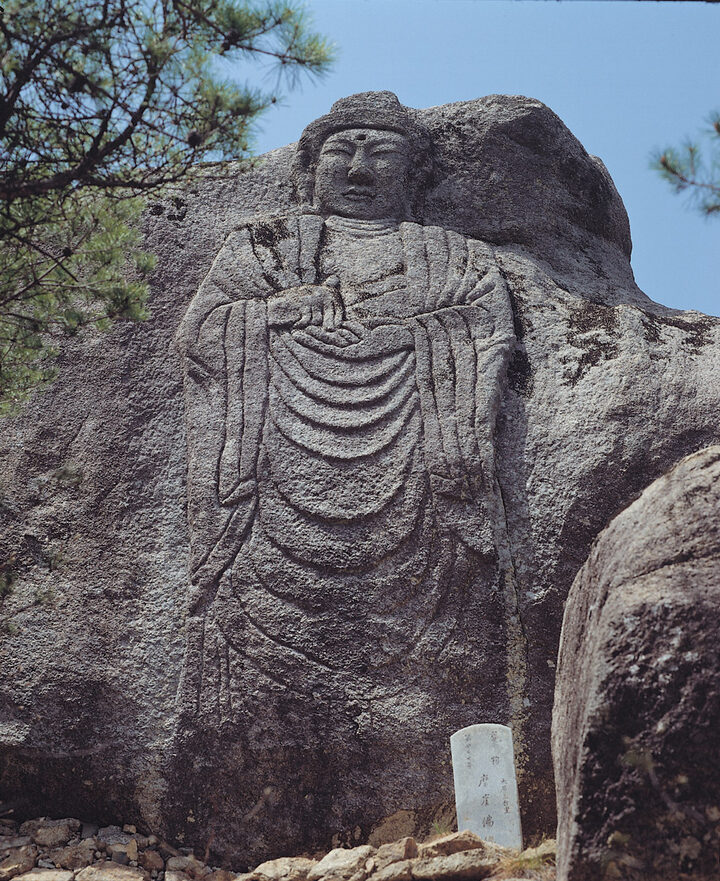 천안 삼태리 마애여래입상