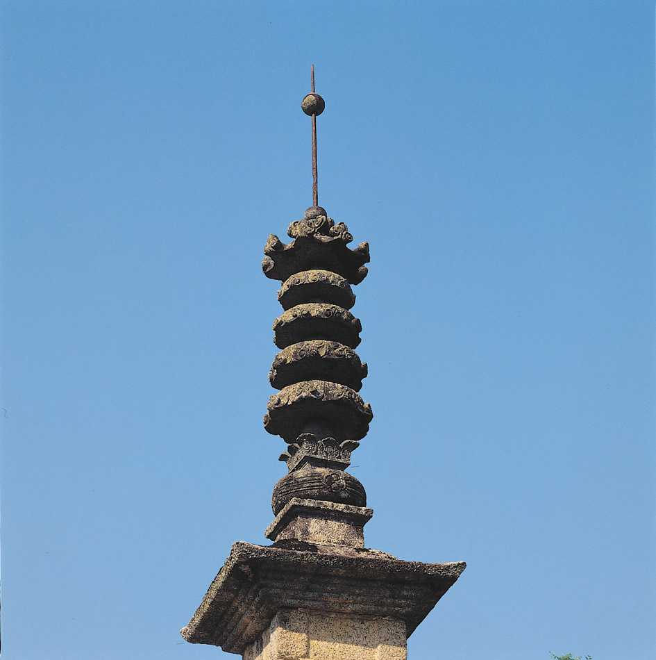 동 삼층석탑 상륜부