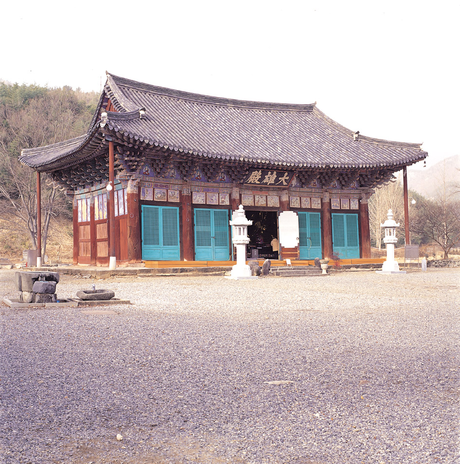 완주 송광사 대웅전