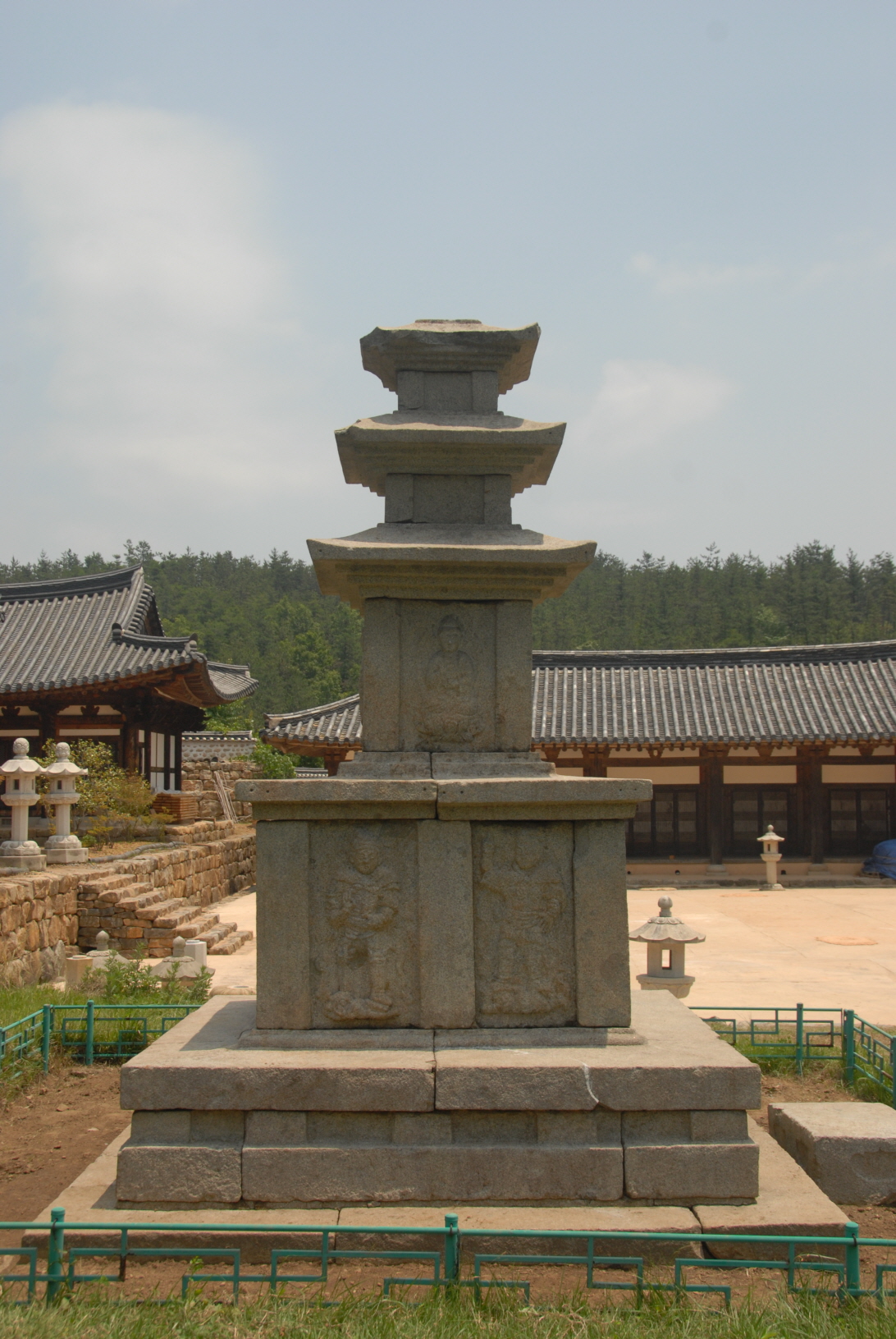 광양 중흥산성 삼층석탑 측면