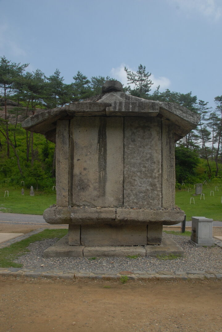 화순운주사석조불감