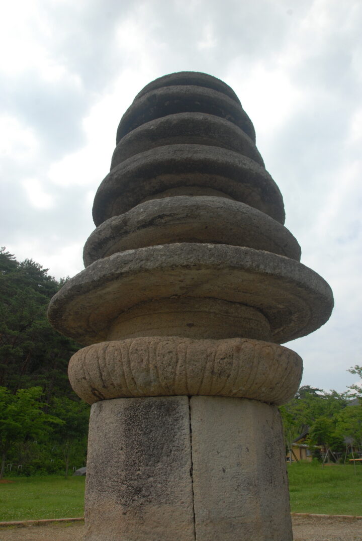 옥개석 및 상륜부