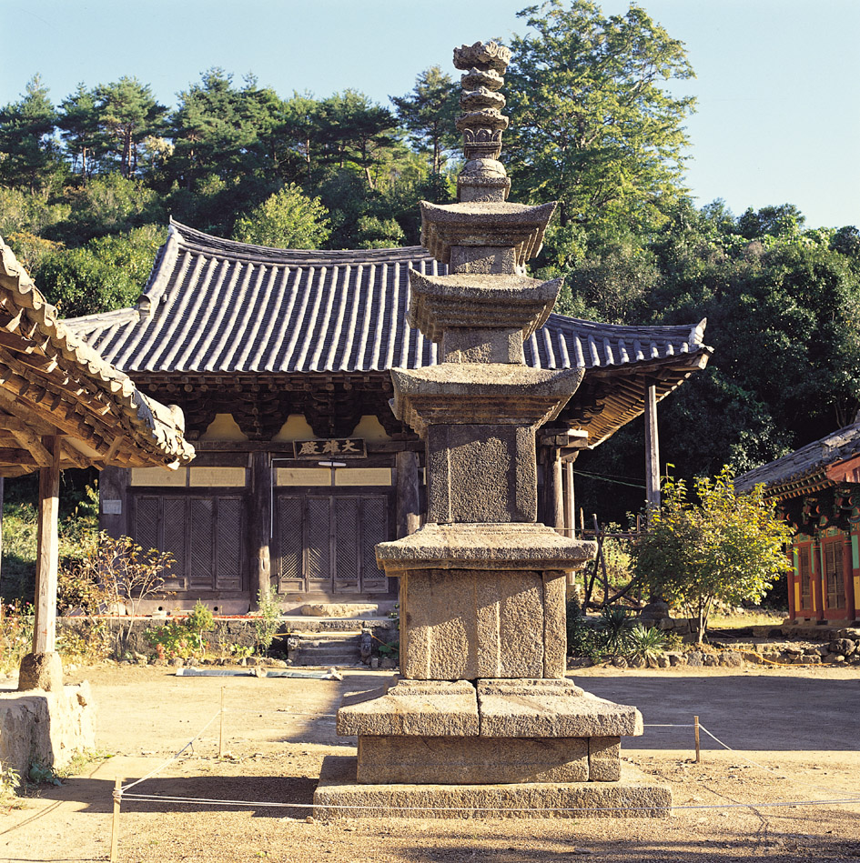 동화사 삼층석탑