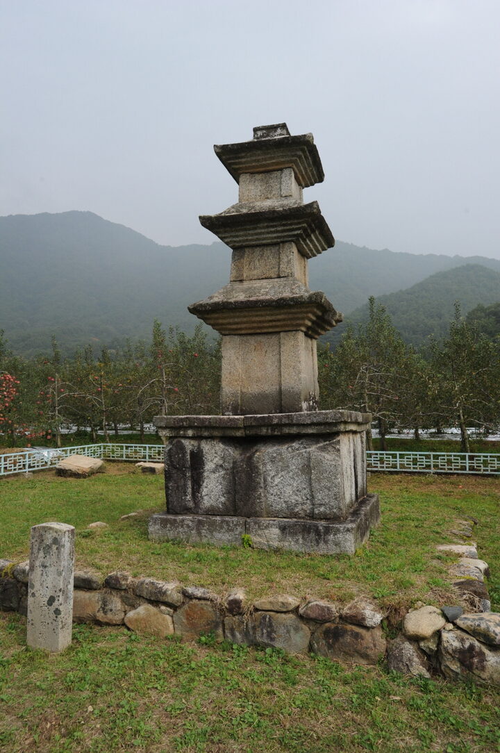 문경 내화리 삼층석탑