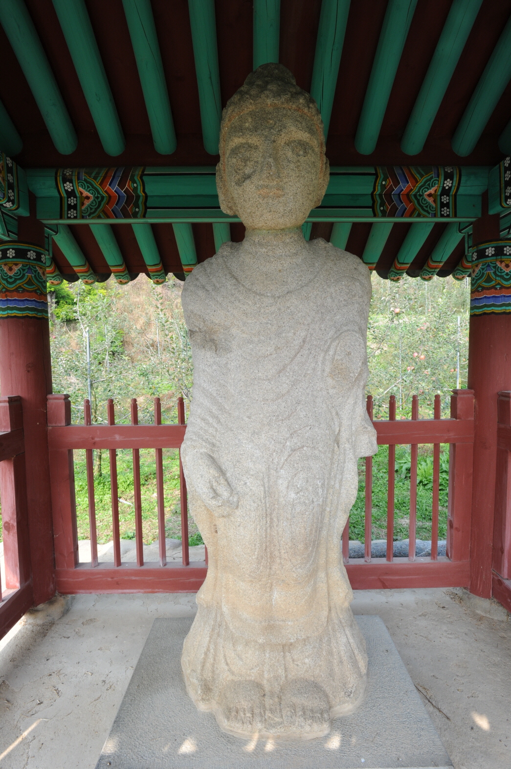 영주 석교리 석조여래입상